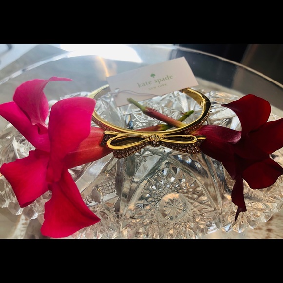 Kate Spade♠️New York GOLD💛bracelet with ✨BOW - Picture 7 of 8